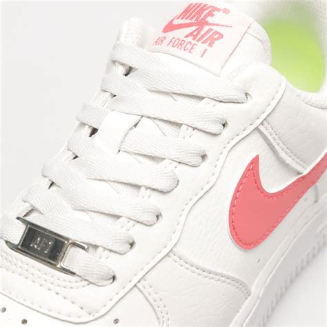 NIKE AIR FORCE 1 '07 SE Weiß DV3808